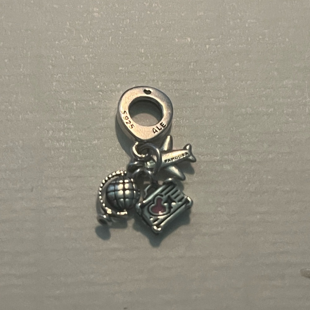 Travel Charm - Picture 2 of 4